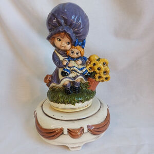 MUSIC BOX Holly Hobby Raggedy Ann Big Bonnet Basket Of Sunflowers Grannycore